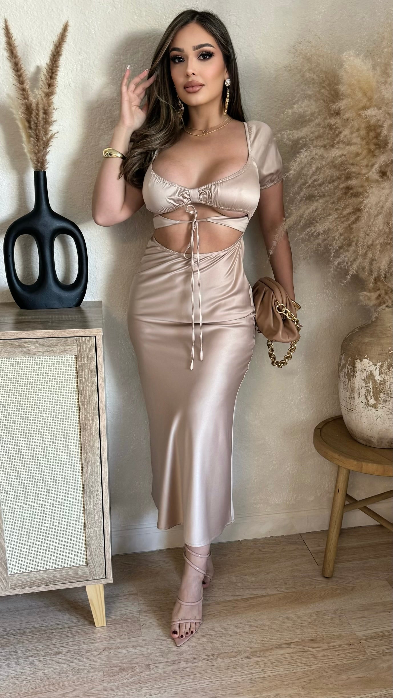 Can't Miss The Moment Dress (Nude)