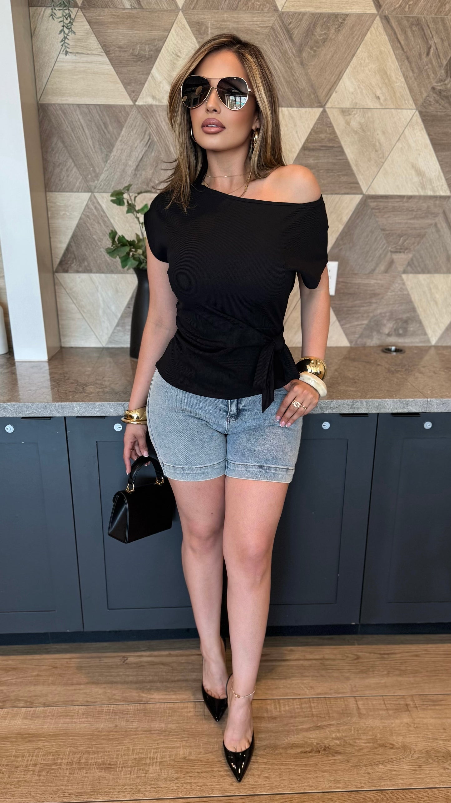 Mireya Ribbed Tie Waist Top (Black)