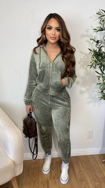 Staying Home 2PC Set (Dusty Sage)
