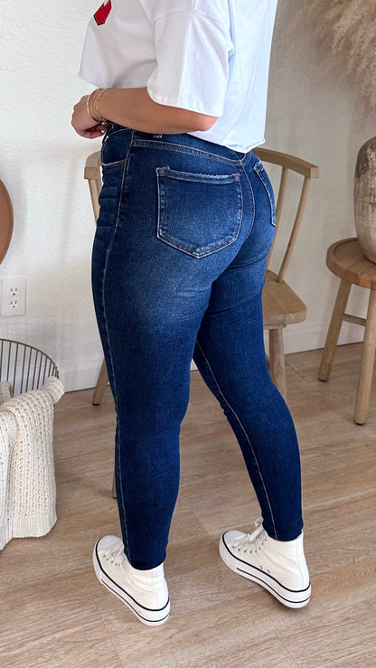 Remember Me High Rise Jeans (Dark Wash)