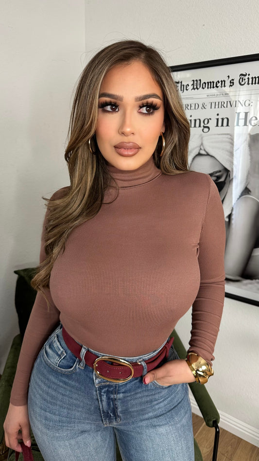 Isabella Turtleneck Top (Mocha)