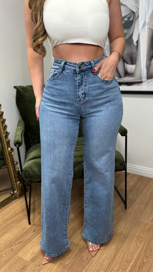 Everyday Edgy High Rise Jeans (Medium Wash)
