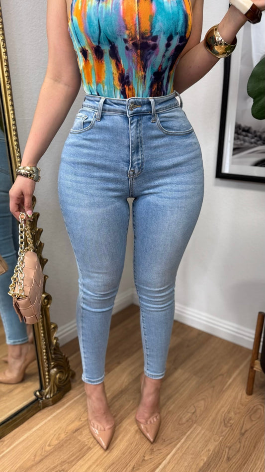 Remember Me High Rise Jeans (Light Wash)