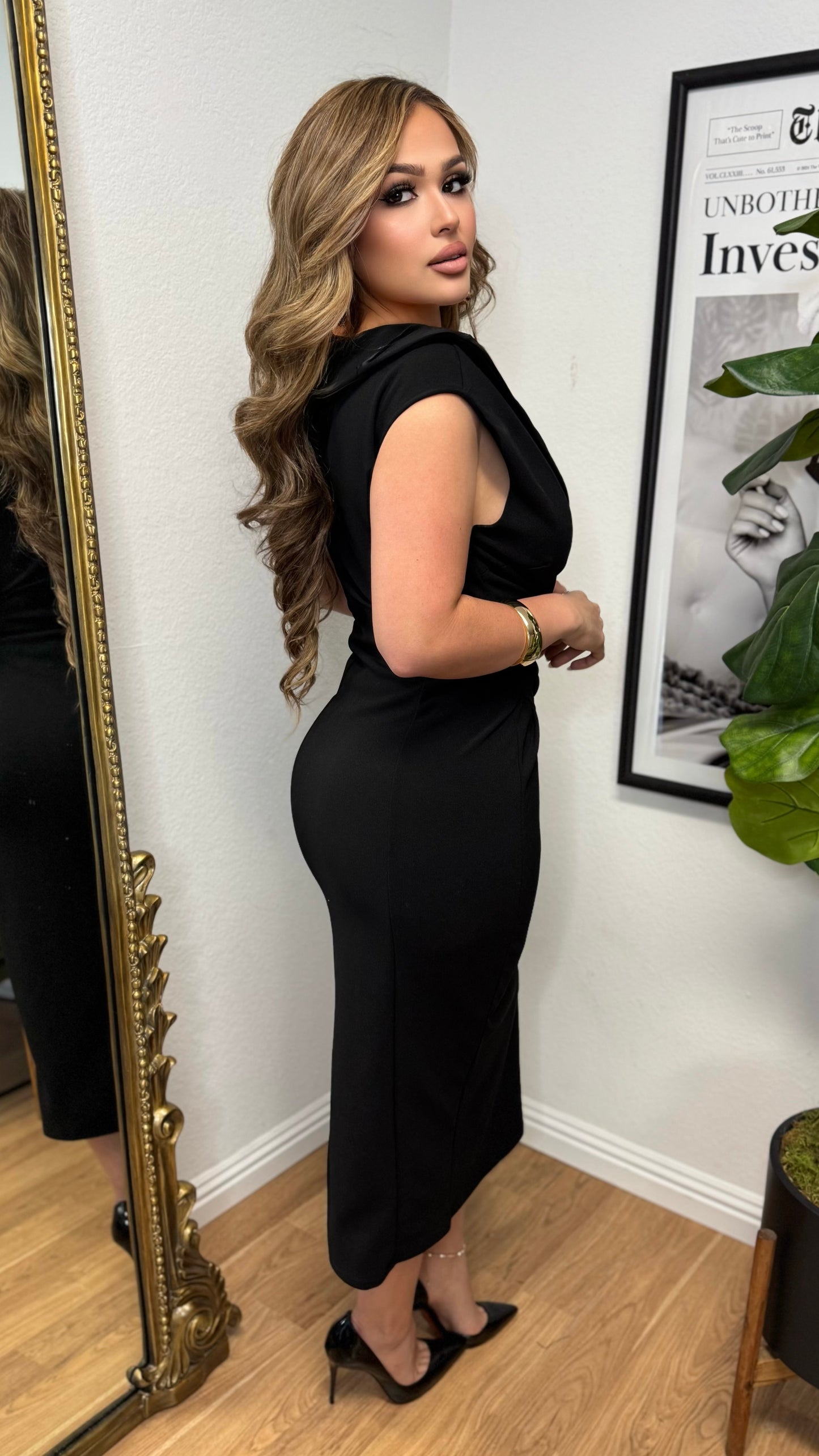 CEO Chic Midi Dress (Black)