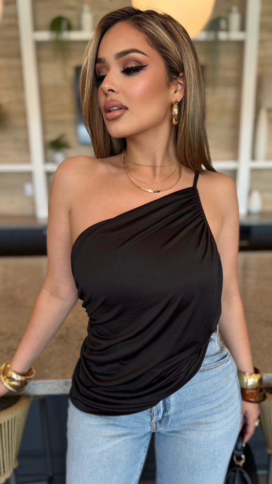 Leslie One Shoulder Ruched Bodysuit (Black)