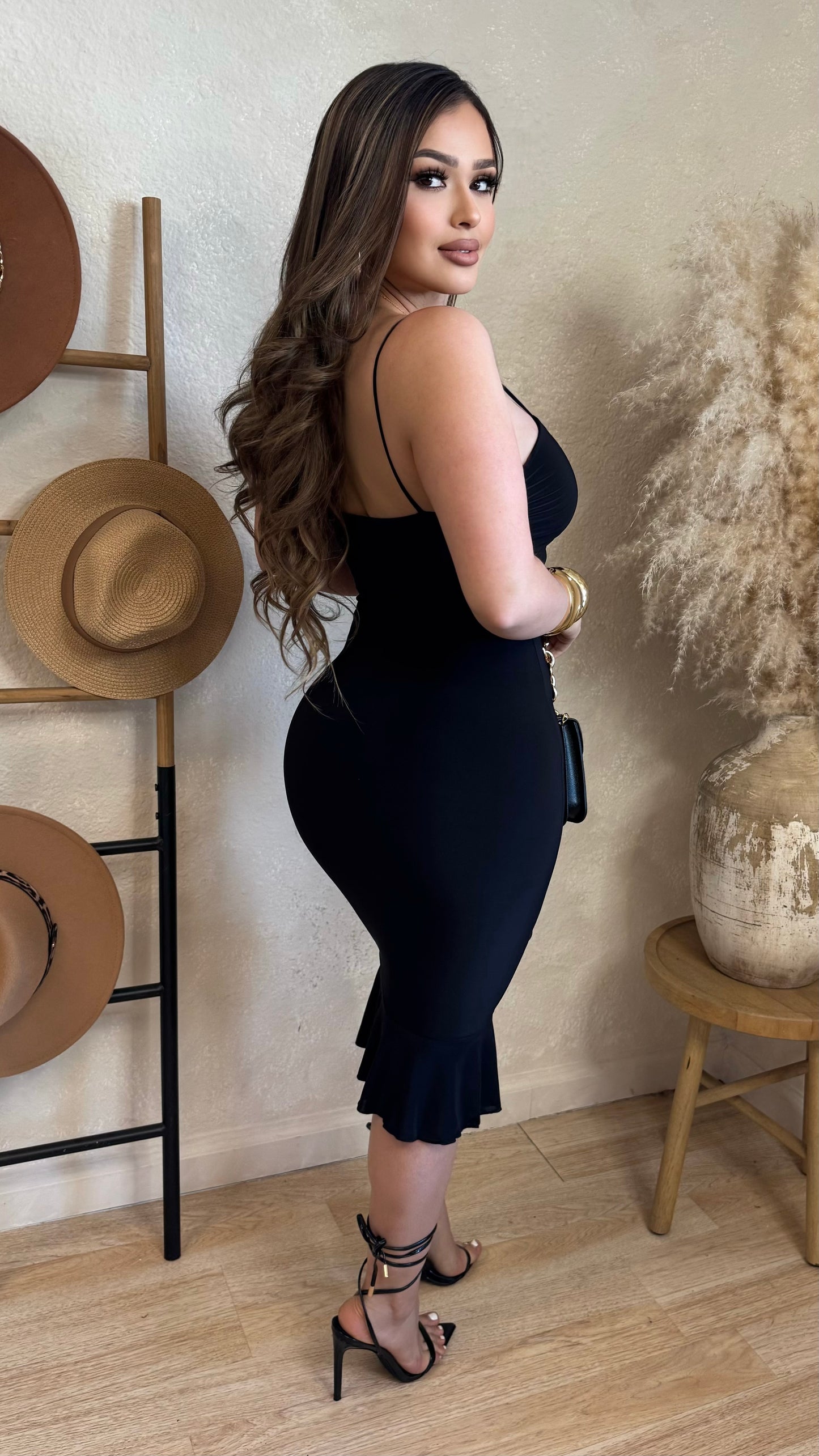 Just A Moment Midi Dress (Black)